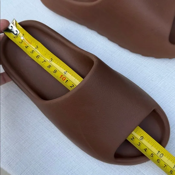 Adidas Yeezy Slide. Women Size 7 . - Picture 11 of 16